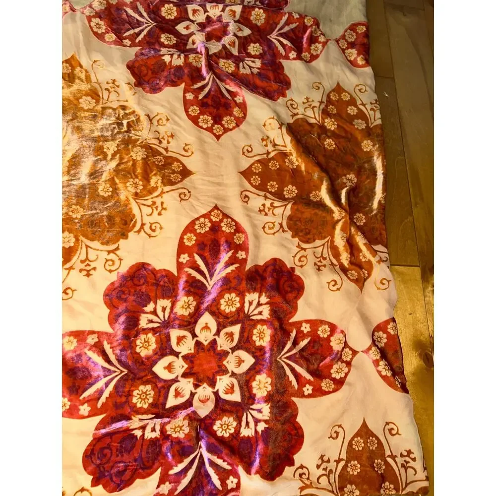 Tallulah Collection by Kevin O’Brien king size duvet cover